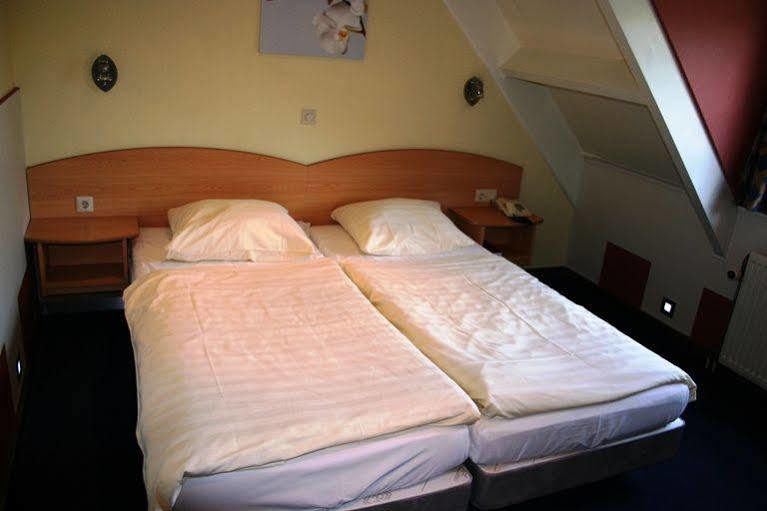 Oke Hotel De Leygraaf Heeswijk Dinther อูเดน ภายนอก รูปภาพ